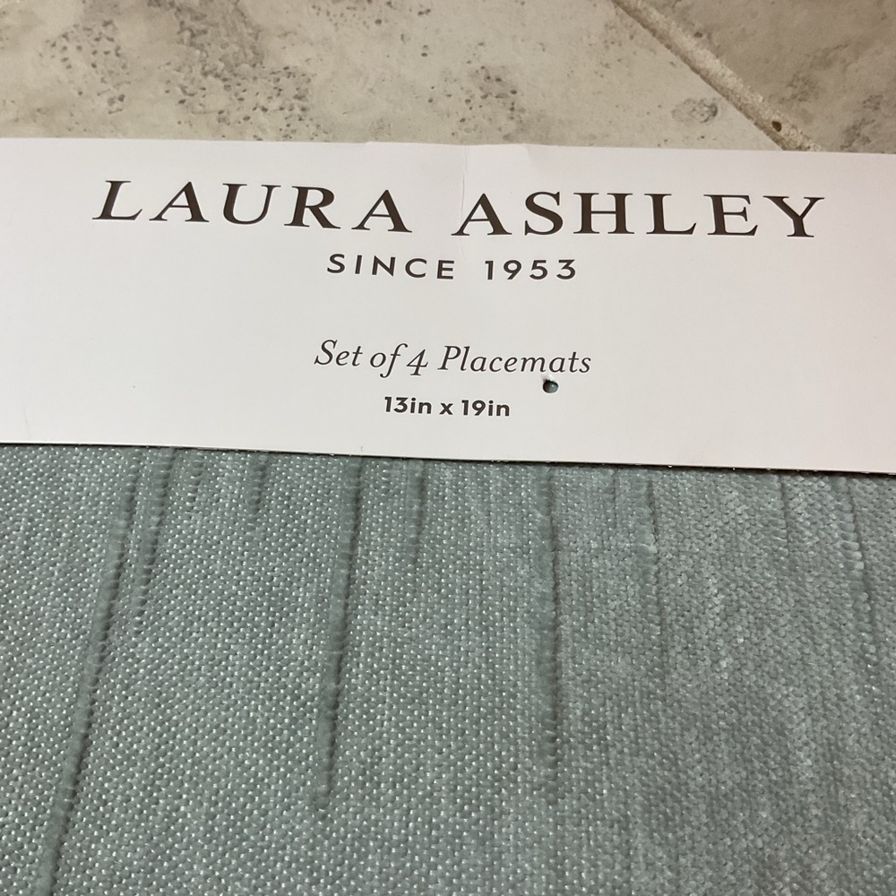 Laura Ashley Teal Placemats Set of 4 “Rhodes Sage” NWT velvety, back lined